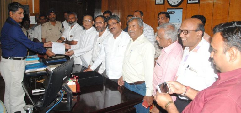 मराठा मोर्चा परवानगी मार्ग सुकर, अखेर जुन्या संयोजकांनी पोलिसांना दिल माघारीच पत्र