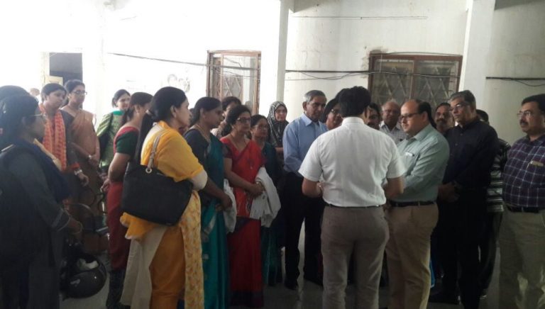 ladies splcialist docters in threaten