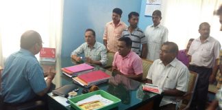 विणकर नेत्यांच्या दबावाला बळी न पडता लाभार्थीपर्यंत योजना पोचवा Textiles office