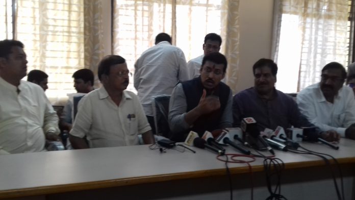 Rajvardhan mos Mos rajvardhan