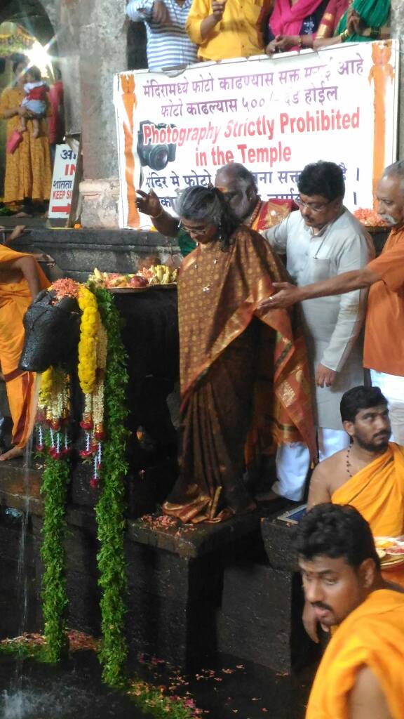 कर्नाटकात पावसासाठी महाराष्ट्रात पर्जन्यहोम