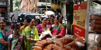 महिला आघाडीच्या फराळ स्टॉलचे उदघाटन Mahila aaghadi