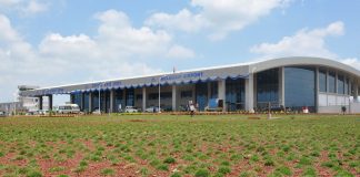 विमानतळासाठी बससेवेची अत्यावश्यकता AIRport