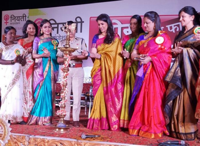 Sonali kulkarni Sonali kulkarni