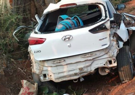 कित्तुर जवळ अपघातात  तिघे युवक ठार