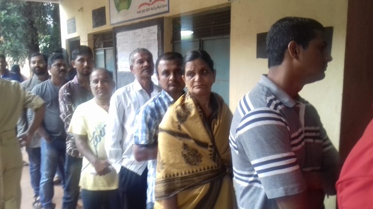 लोकशाही बळकट करण्यासाठी करा मतदान