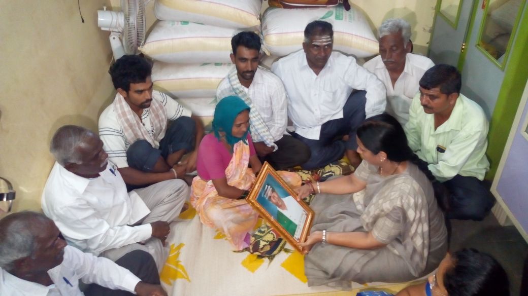 Laxmi helps farmer