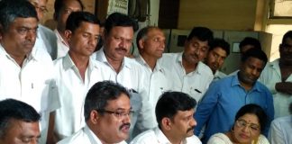 सतीश समर्थकांचे राजीनामा अस्त्र . Jarkiholi supporter