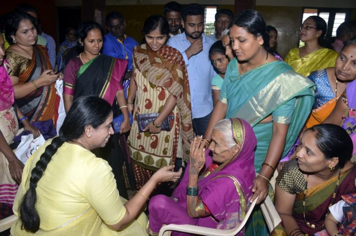 laxmi hebbalkar janata darbaar