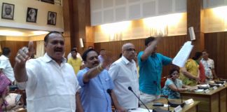 मराठी नगरसेवकांनी केला सभात्याग Corporator