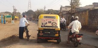 ‘सरस्वती पाटील यांच्या नेतृत्वाखाली उद्या पुन्हा रास्तारोको’ Apmc road