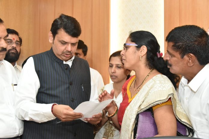 Cm meets saraswati patil Cm meets saraswati patil