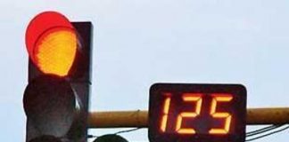 संगमेश्वर नगर येथे सिग्नल बसवल्याने समाधान Traffic-light