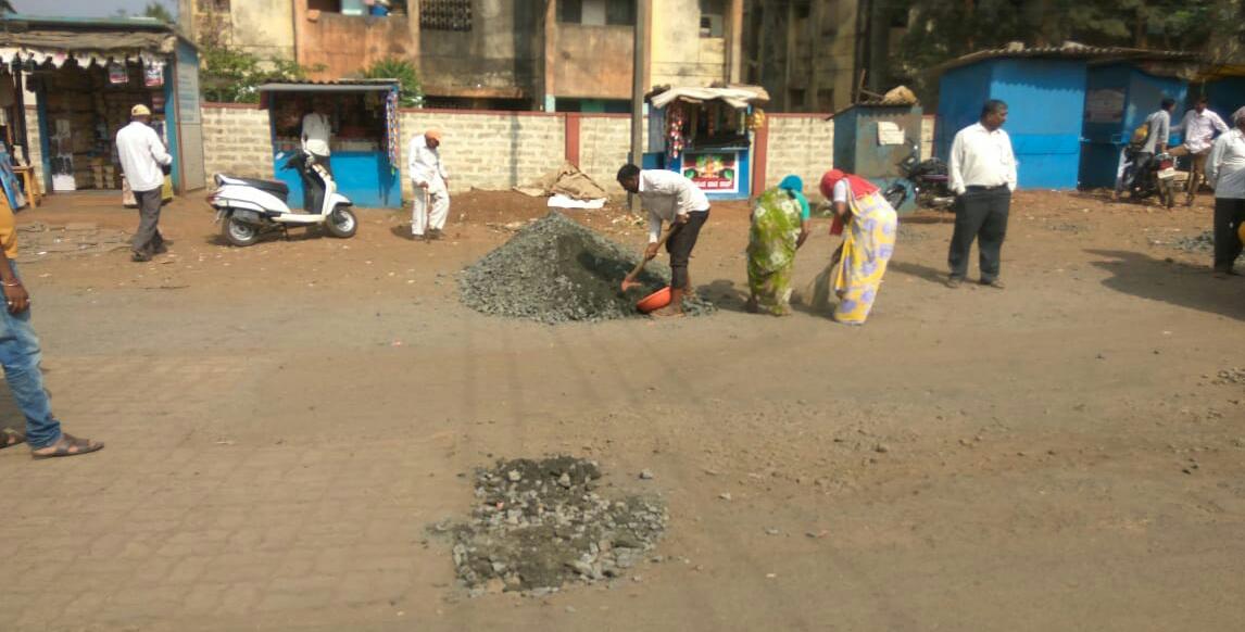 Apmc road patch work