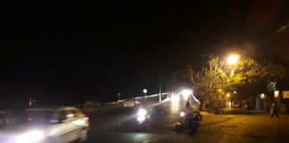 ‘लोकार्पणाच्या दुसऱ्या दिवशी ब्रिज अंधारात’ No lights on rob