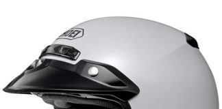 बेळगावात पादचारी मार्गावर हेल्मेट विक्री Helmate