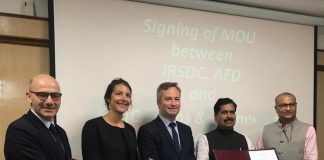 रेल्वे राज्यमंत्री अंगडी यांनी फ्रान्स शी केला करार Mos railway