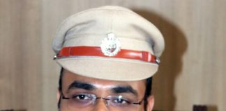 खाकी पाठीमागचा, माणुसकीचा झरा… Nimbaragi sp bgm