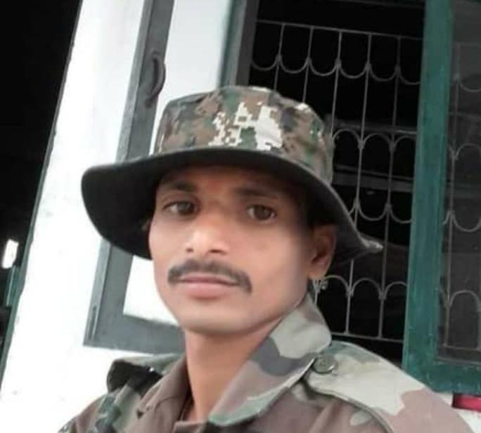 रेल्वेच्या धडकेत लक्केबैलचा जवान ठार