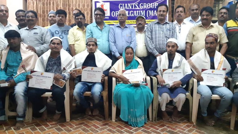 मानवतेचा धर्म मोठा’-या मुस्लिम समाजसेवकांचा सत्कार