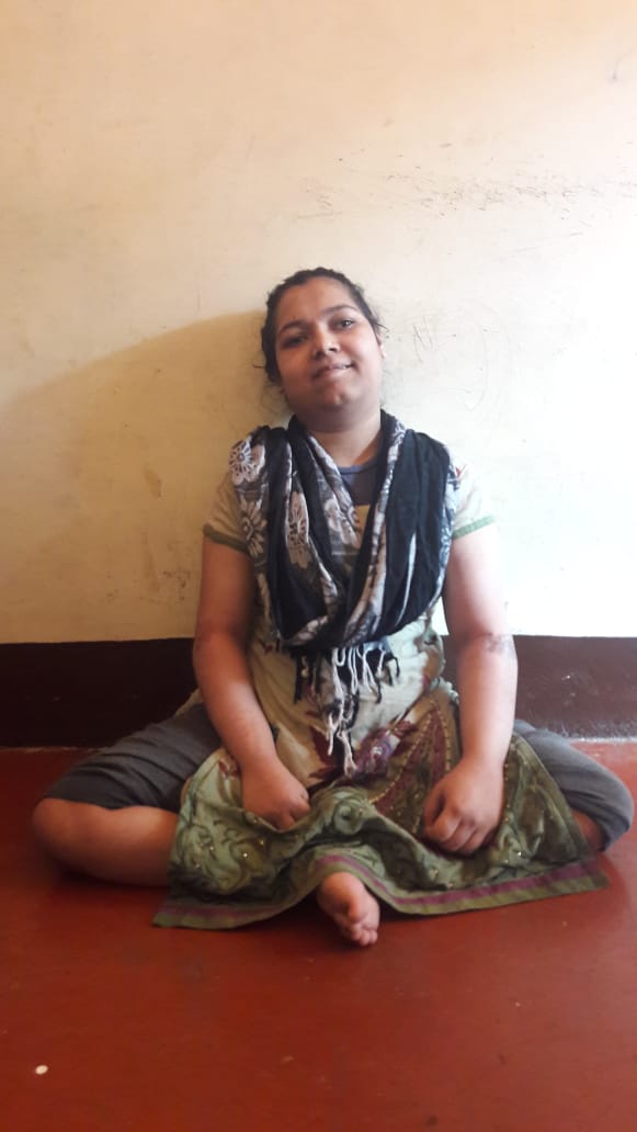 अपंग मुलीच्या भवितव्यासाठी मदतीचे आवाहन