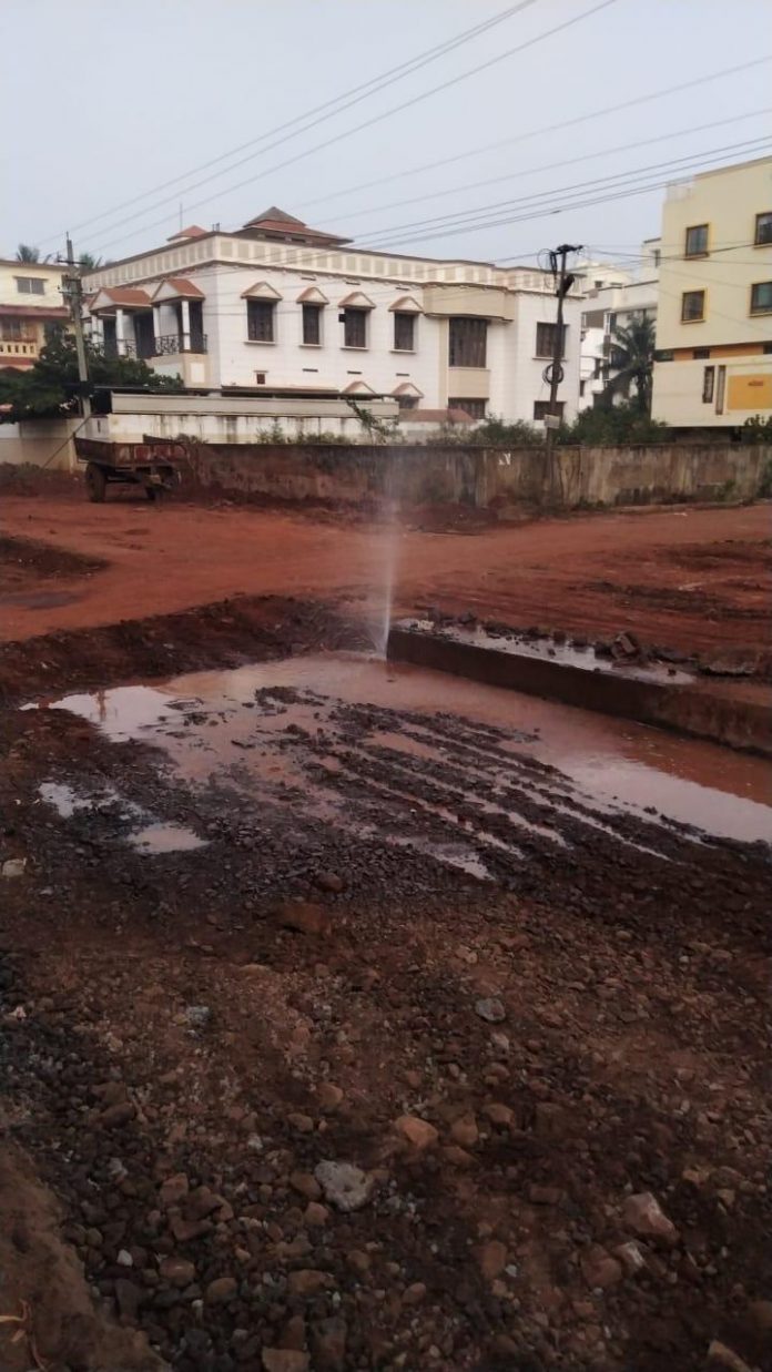 Fountain on roads Fountain on roads
