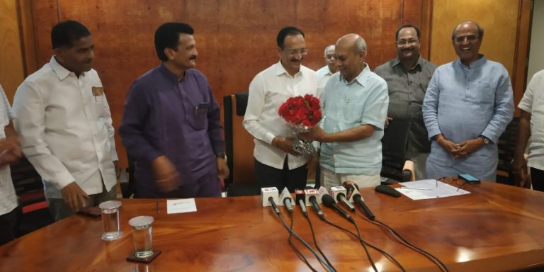 के एल ई संस्थेची निवडणूक बिनविरोध