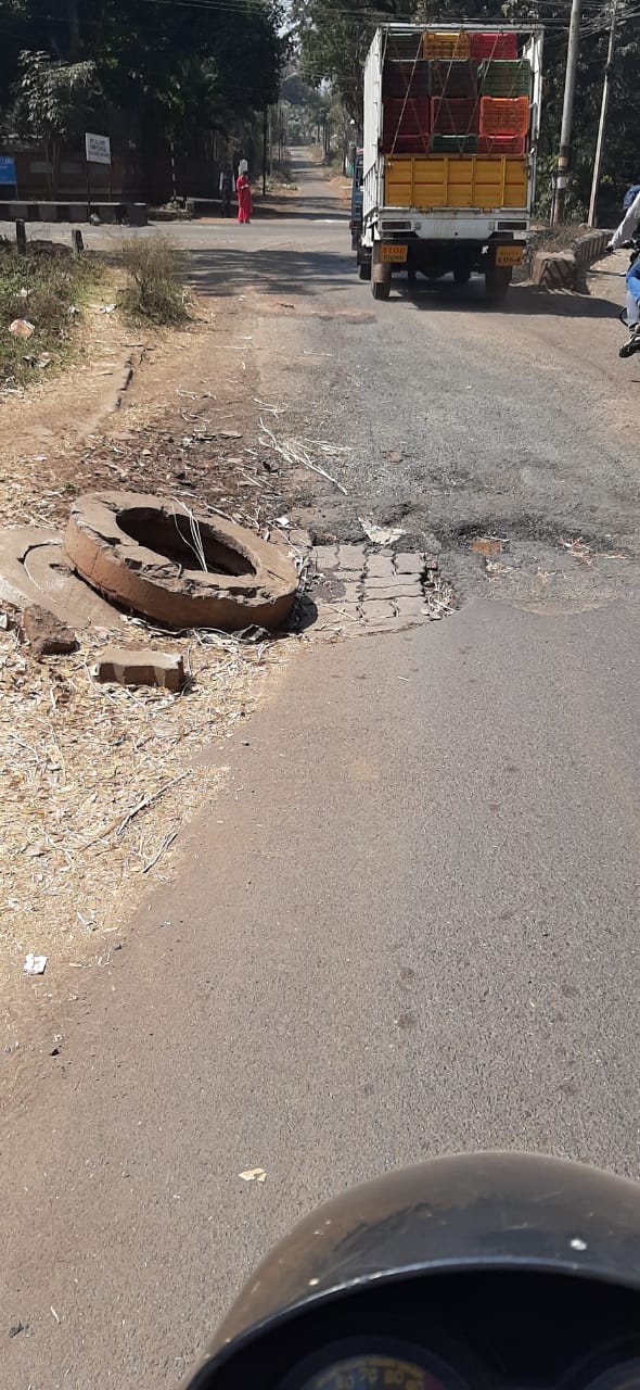 बेळगाव लाईव्ह’च्या वृत्ताची दखल, ड्रेनेज दुरुस्ती घेतली हाती