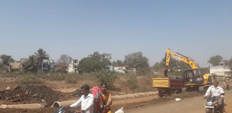 एपीएमसी ते कंग्राळी खुर्द पर्यंतच्या रस्त्याला मुहूर्त सापडला