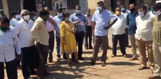 या नेत्यांनी मोफत वाटले दहा हजार मास्क