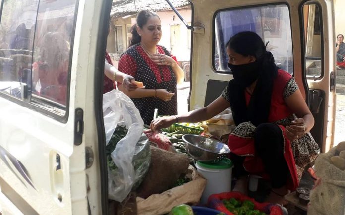 Canteen vegetable saler