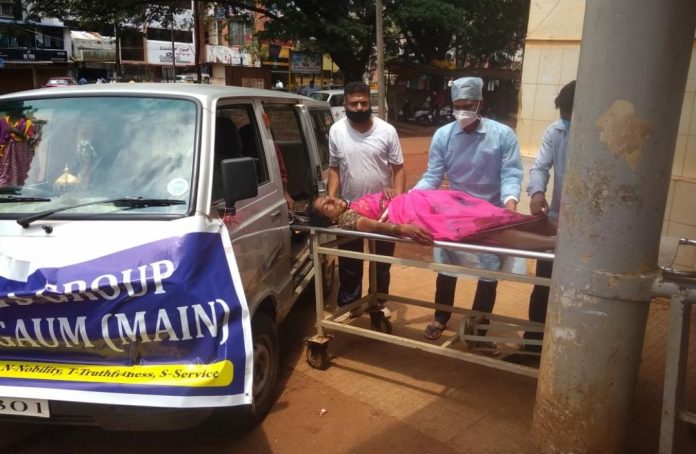 Giants helps injured lady Giants helps injured lady