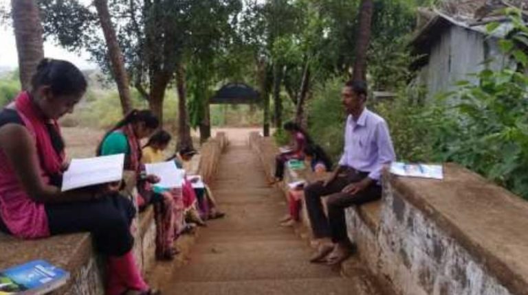 ग्रामीण भागातील शिक्षकांनी घ्यावा “या” मुख्याध्यापकांचा आदर्श