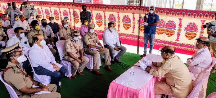 Bommai visits kognoli toll