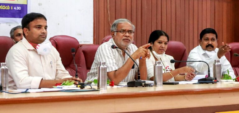 दहावी परीक्षेची  पूर्वतयारी बैठक, शिक्षणमंत्र्यांचे मार्गदर्शन