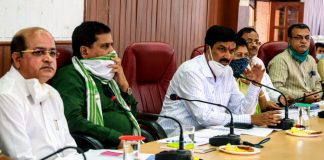 कोरोना सोबत पुरस्थिती सांभाळण्यासाठी सज्ज रहा- Ramesh jarkiholi