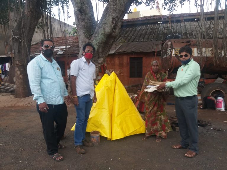 पावसाळ्याच्या पार्श्‍वभूमीवर “त्या” कुटुंबाला  सहाय्य