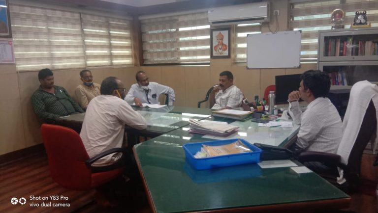 ग्रामीण भागातील रस्ते तातडीने दुरुस्त करा-