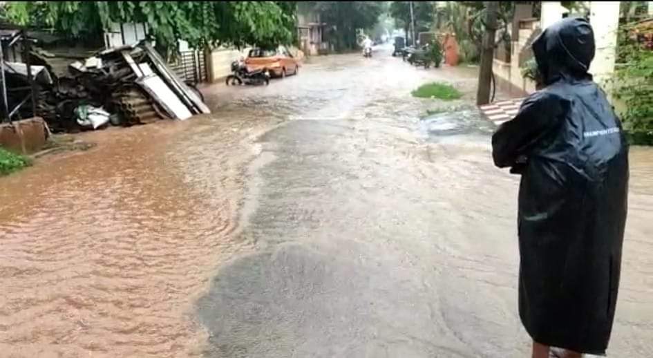 Annapurneshwari nagar vadgav rain water on road