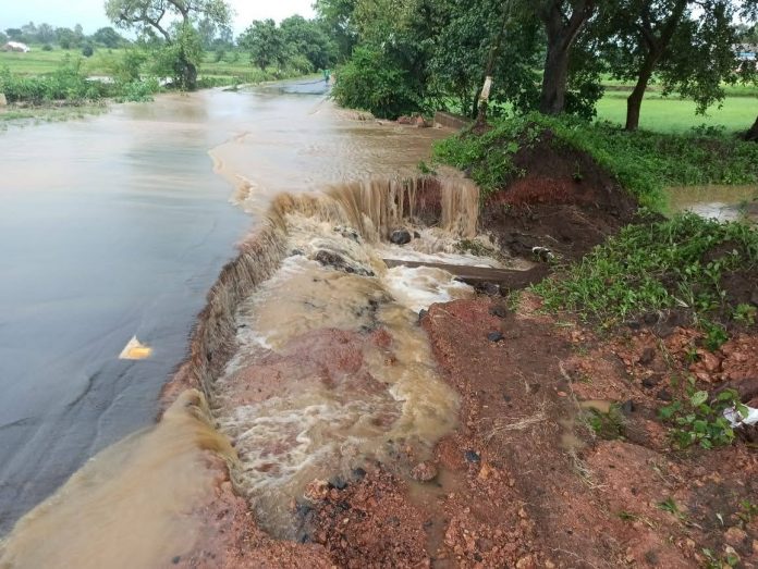 File pic small canal