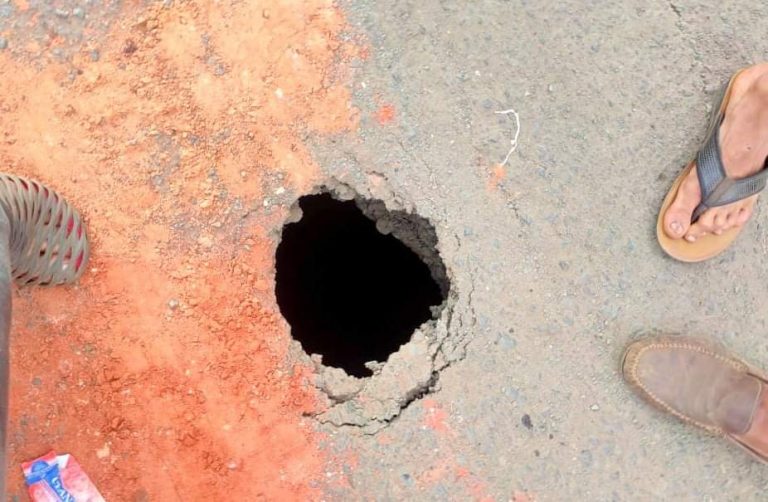 Fort road whole on road