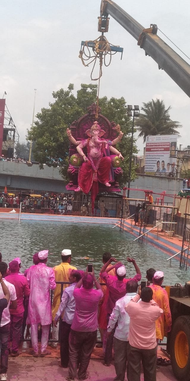 भक्तिभावाने बेळगावातील गणेश विसर्जन