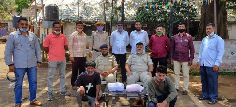 कॅम्प मध्ये गांजा विकणारे दोघे अटकेत