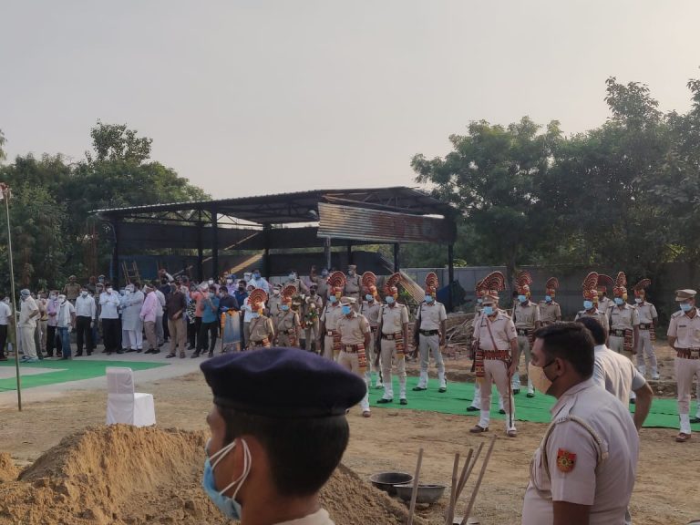 अंगडी यांच्या वर दिल्लीत अंतिम संस्कार