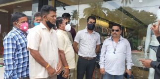 अश्लील पुतळ्या विरोधात शिवसेनेचा उपक्रम Shivsena