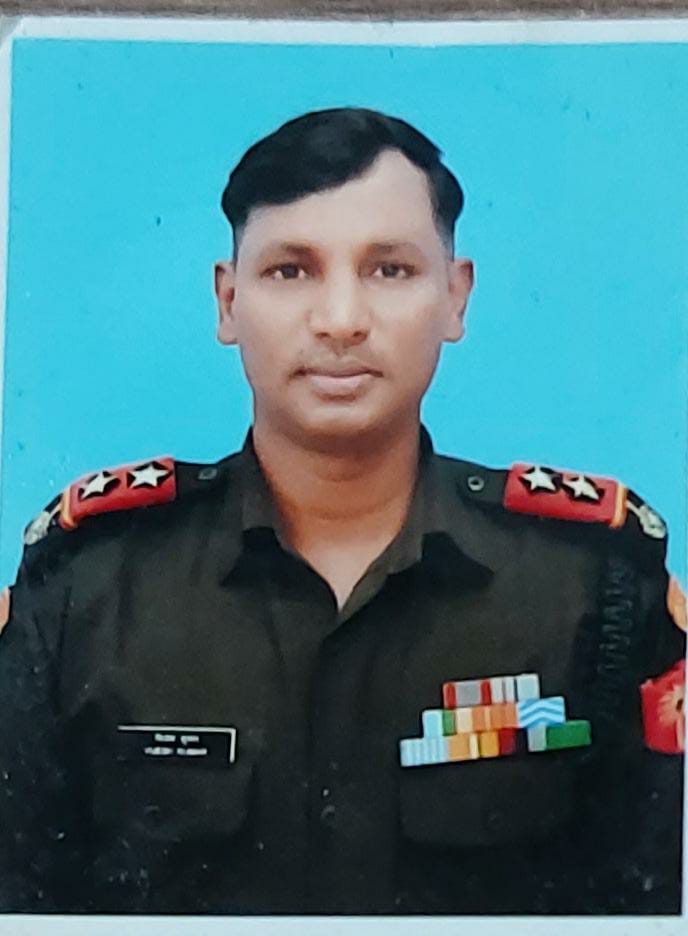 सुभेदार व्रजेशकुमार यांच्यावर शासकीय इतमामात अंत्यसंस्कार