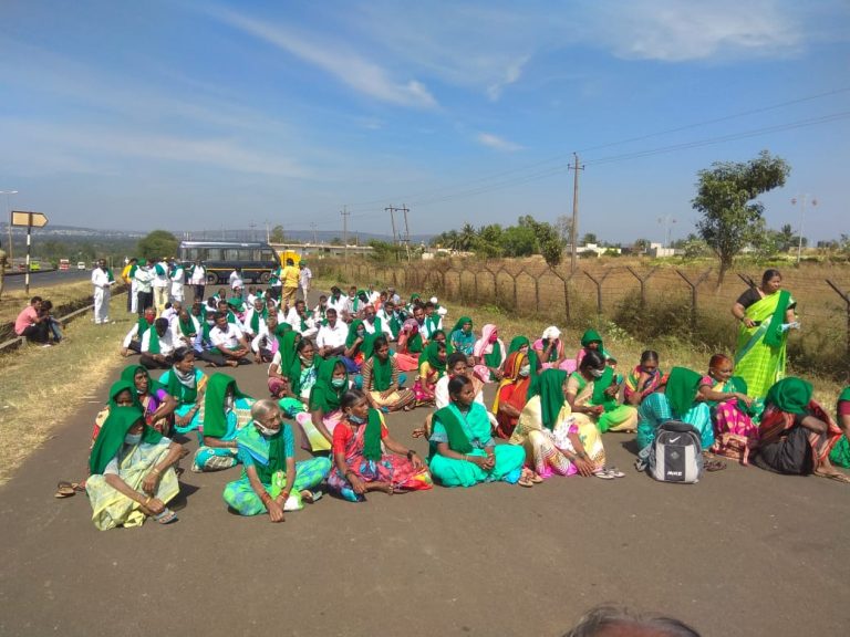 कृषिविधेयकाविरोधात शेतकऱ्यांची निदर्शने!