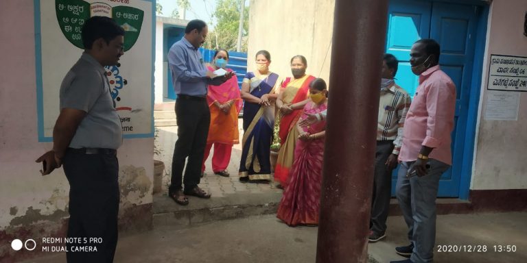 ता. पं. सीईओंकडून शाळांच्या स्वच्छतागृहांचा पाहणी दौरा