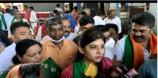 अंगडींच्या कन्येची राजकारणात एंट्री! Shrdha angadi