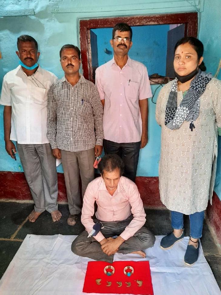 शहरात हस्तिदंत आणि वाघनखे विक्री करणारा गजाआड